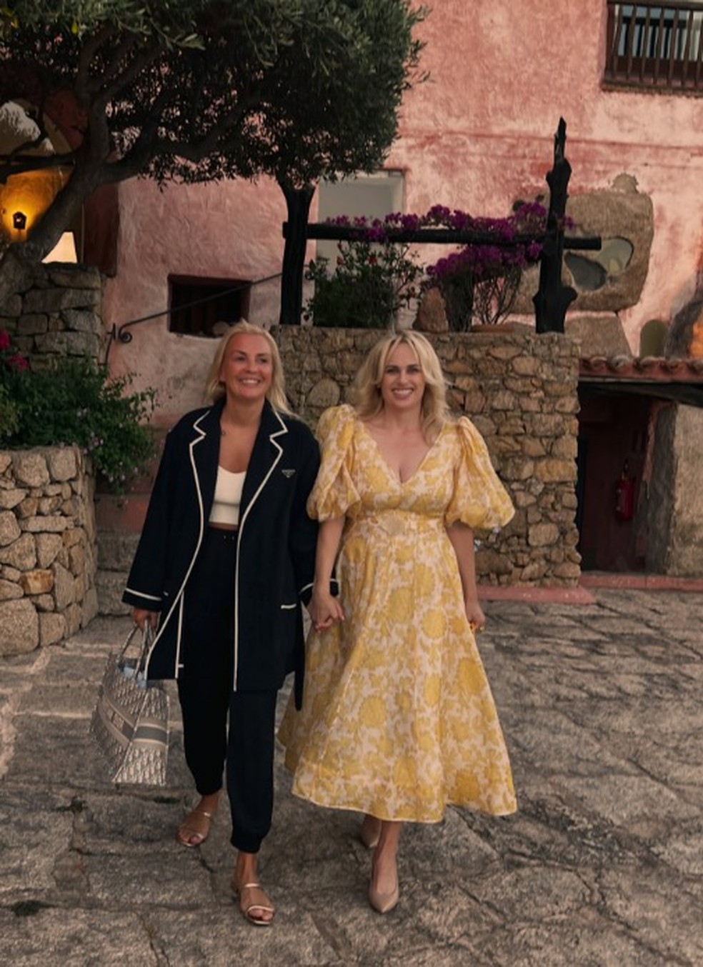Ramona Agruma e Rebel Wilson — Foto: Reprodução/Instagram