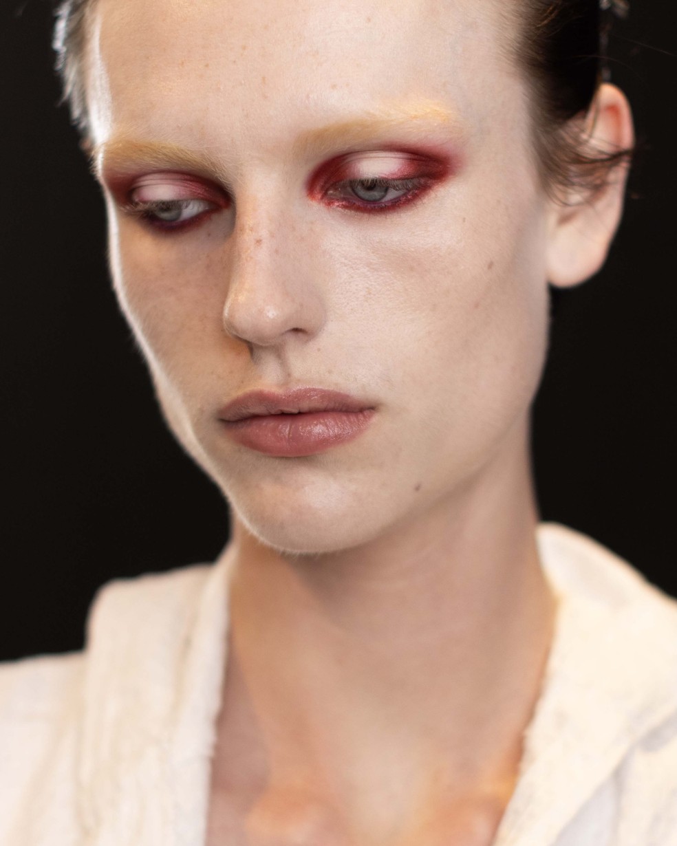 Esfumado negativo em Tom Ford na semana de moda de Paris — Foto: Reprodução/Instagram