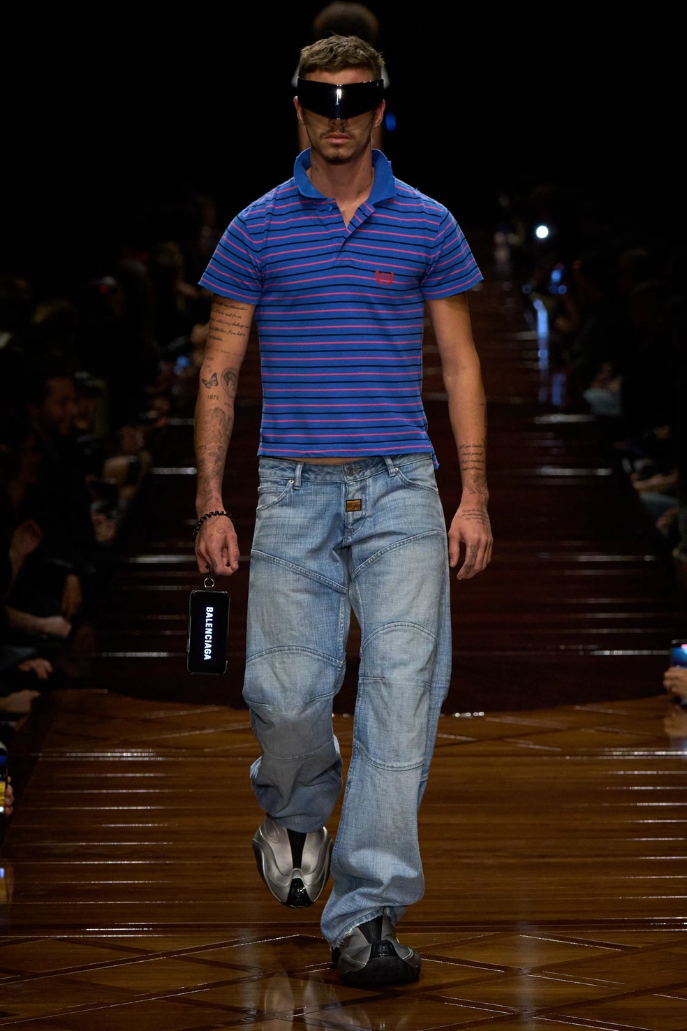Filho de Victoria e David Beckham, Romeo estreia nas passarelas da