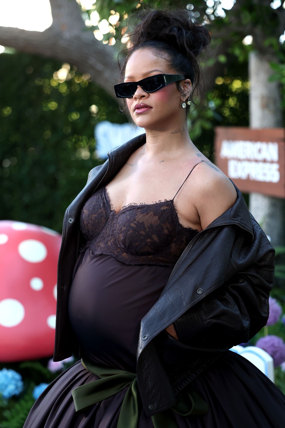 Rihanna na terceira gestação- Foto: Getty Images — Foto: Cool mom: confira os looks fashionistas de Rihanna na terceira gestação- Foto: Getty Images