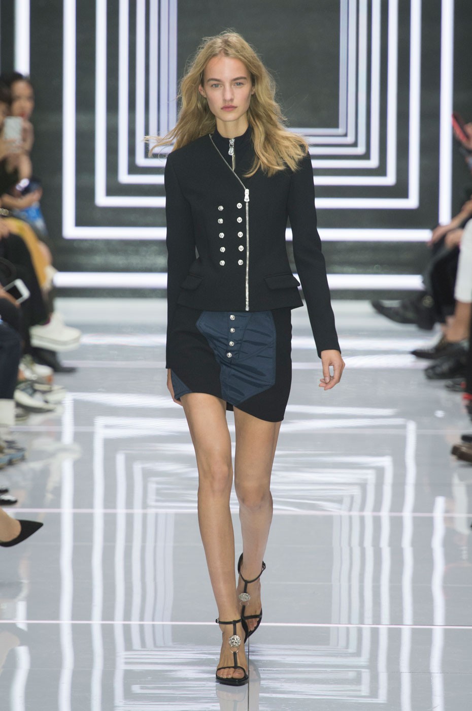 Versus Versace faz seu début em Londres