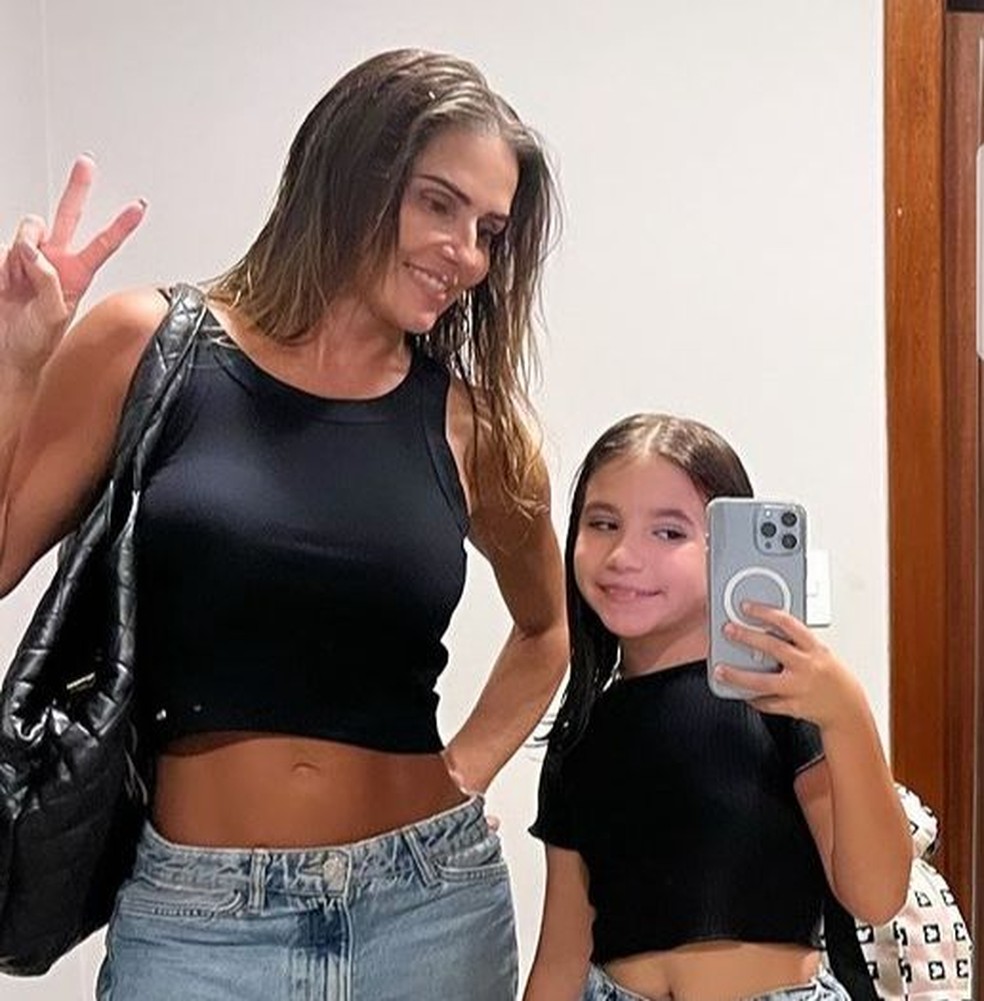 Deborah Secco e Maria Flor — Foto: Instagram