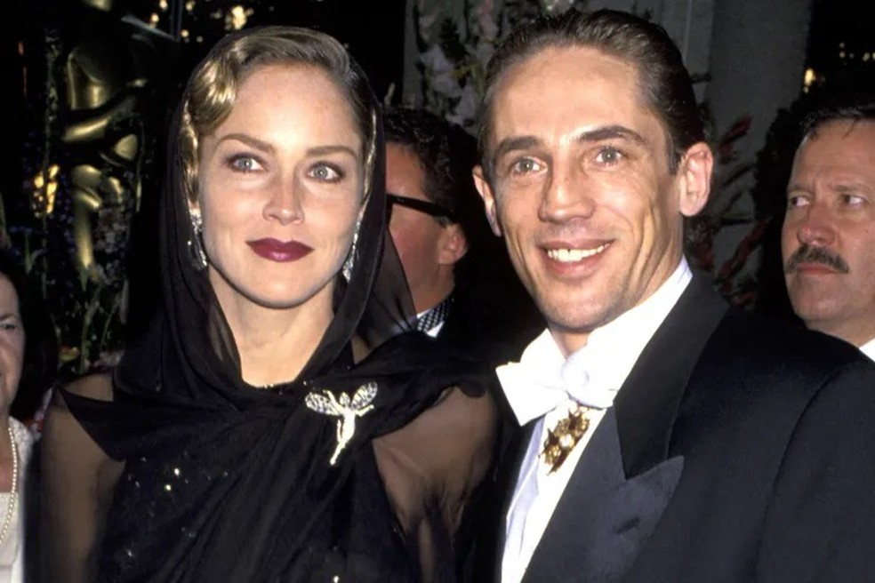 Sharon Stone e Michael Stone durante a 66ª edição do Oscar — Foto: GettyImages