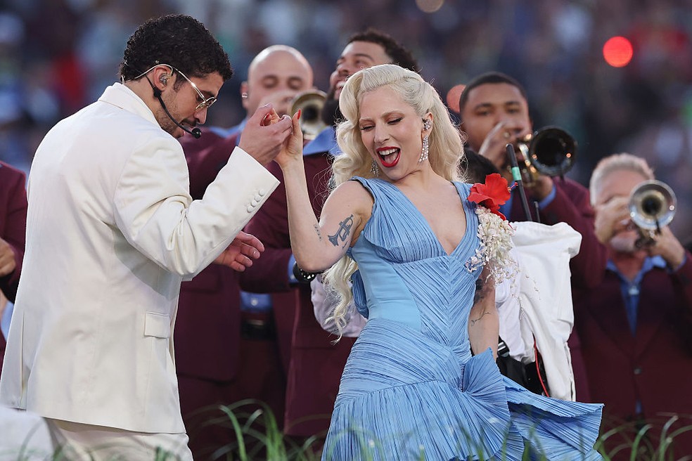 Lady Gaga fez participação em show de Bad Bunny no Super Bowl 2026 — Foto: GettyImages