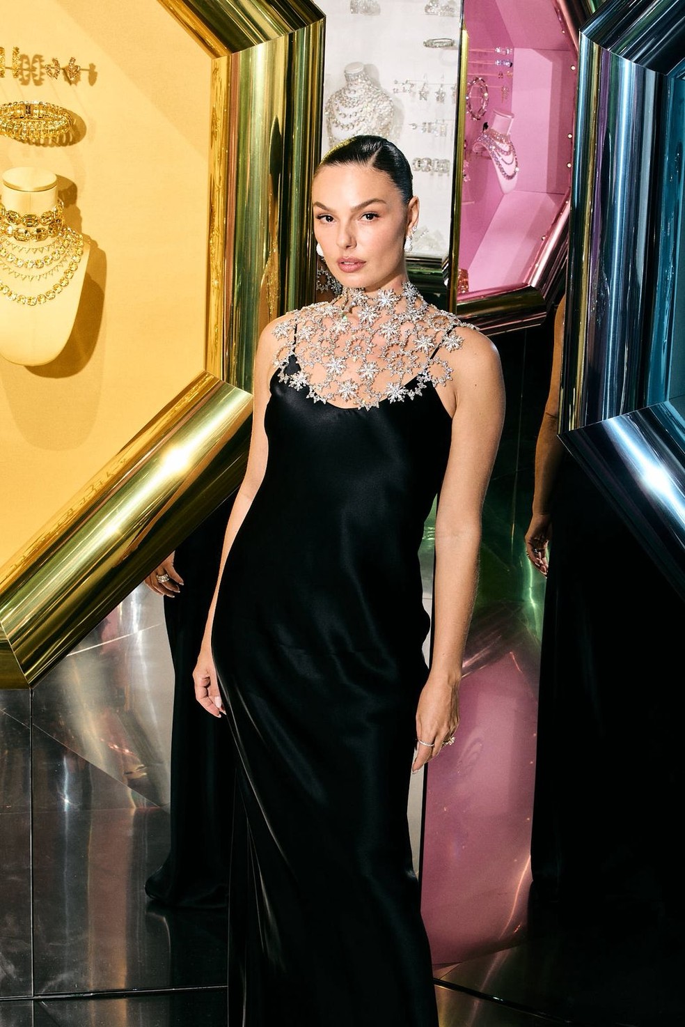 Isis Valverde — Foto: Muraca