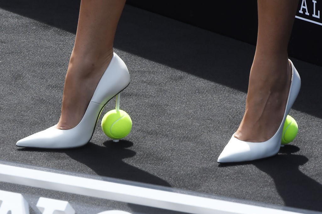 Tenniscore: como usar tendência inspirada na moda do tênis fora das quadras