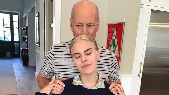 Filha de Bruce Willis e Demi Moore relembra período na "rehab" em 2022