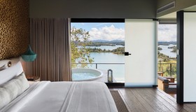 Guatapé, na Colômbia: lago andino, casas coloridas e o hotel The Brown, da Marriott