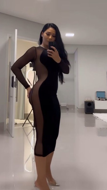 Ashley Graham publica foto ultra sexy de lingerie nas redes