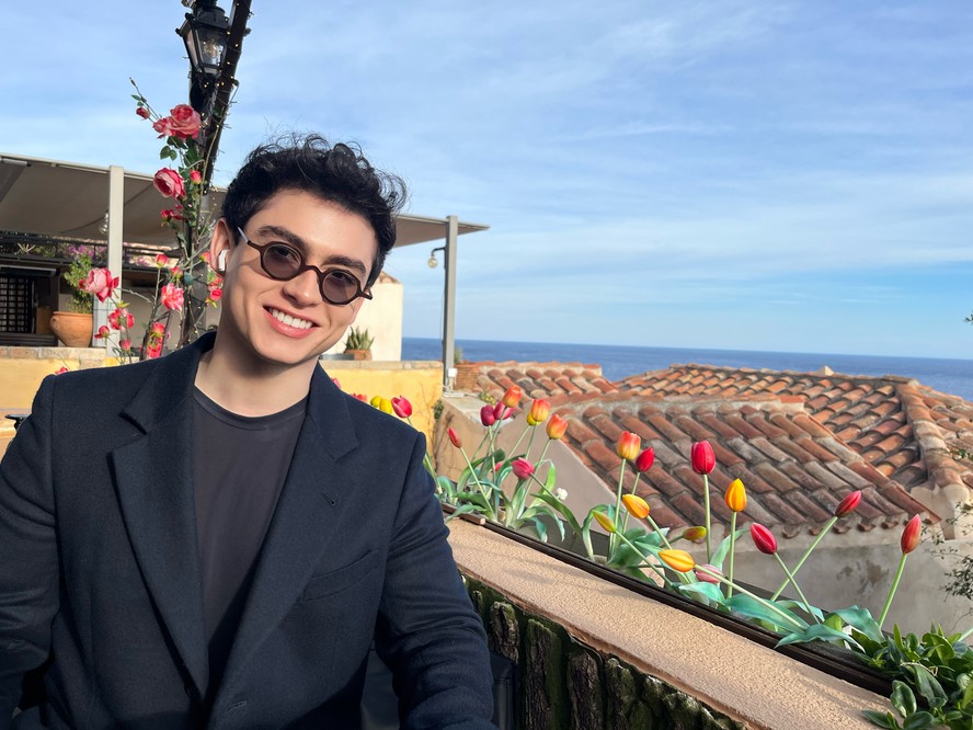 Vitor Fadul no restaurante Oinomelo, na Grécia