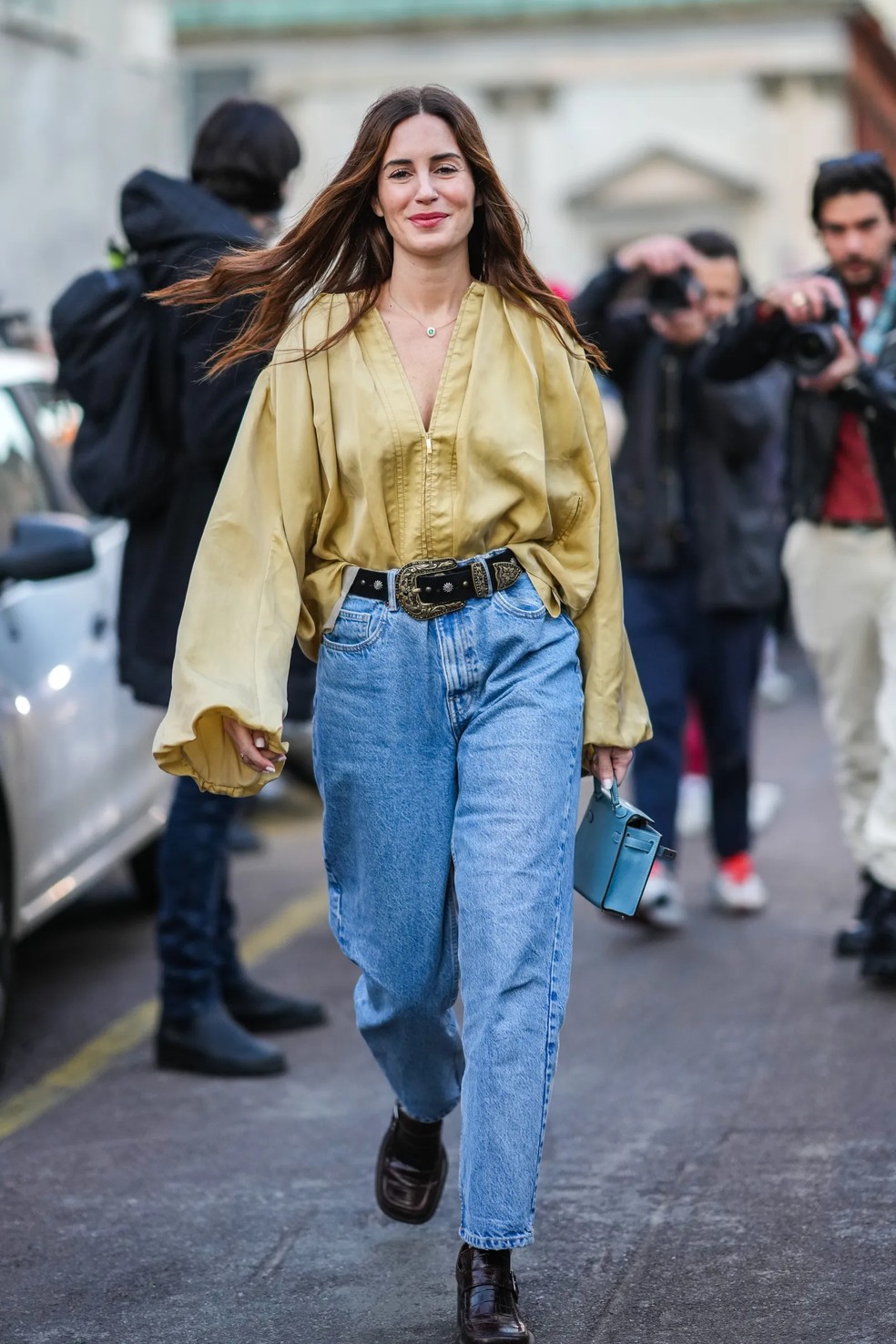 Mom jeans no street style — Foto: Getty Images