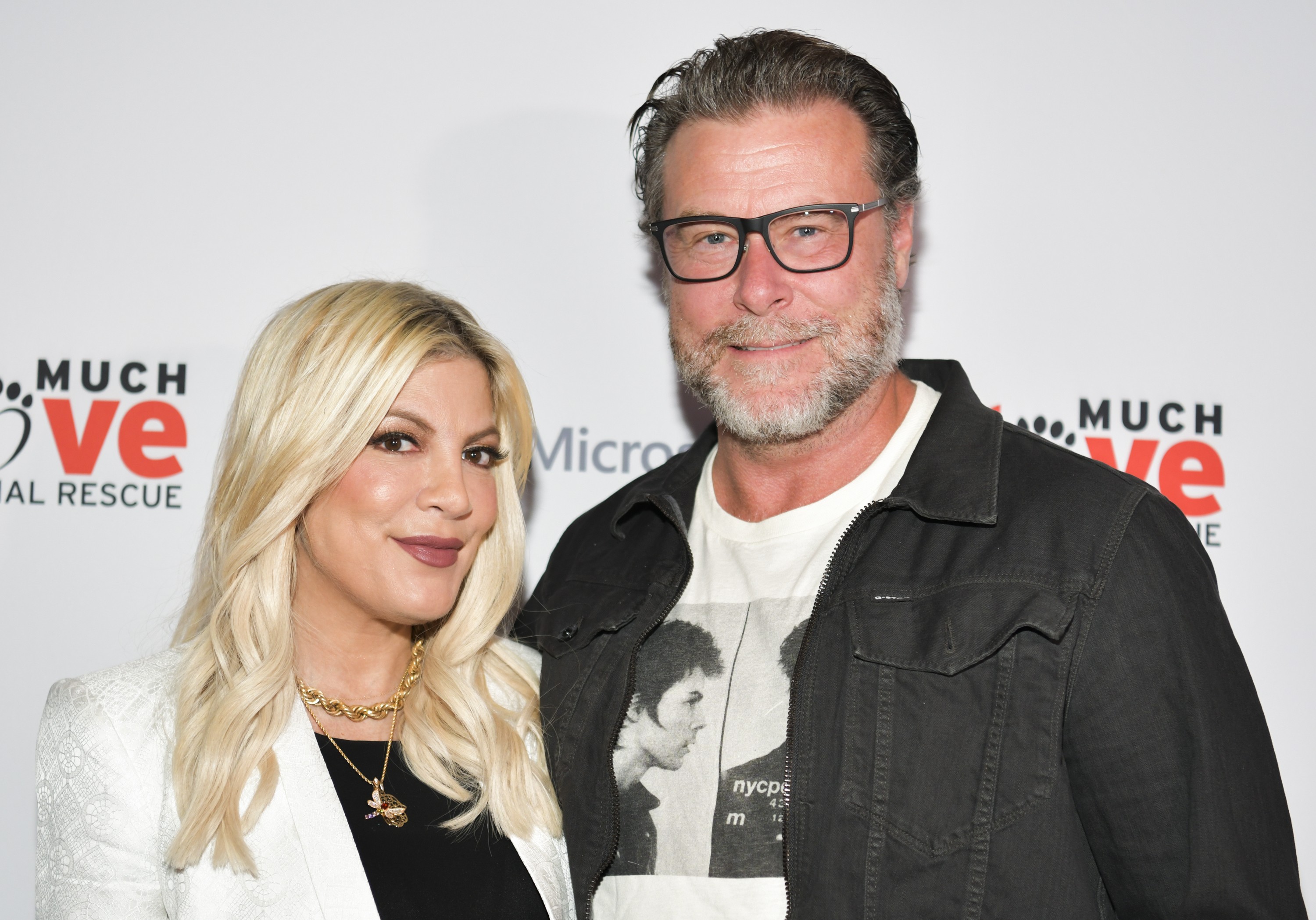 Ator Dean McDermott festeja um ano de sobriedade: 'Apenas se renda e ...