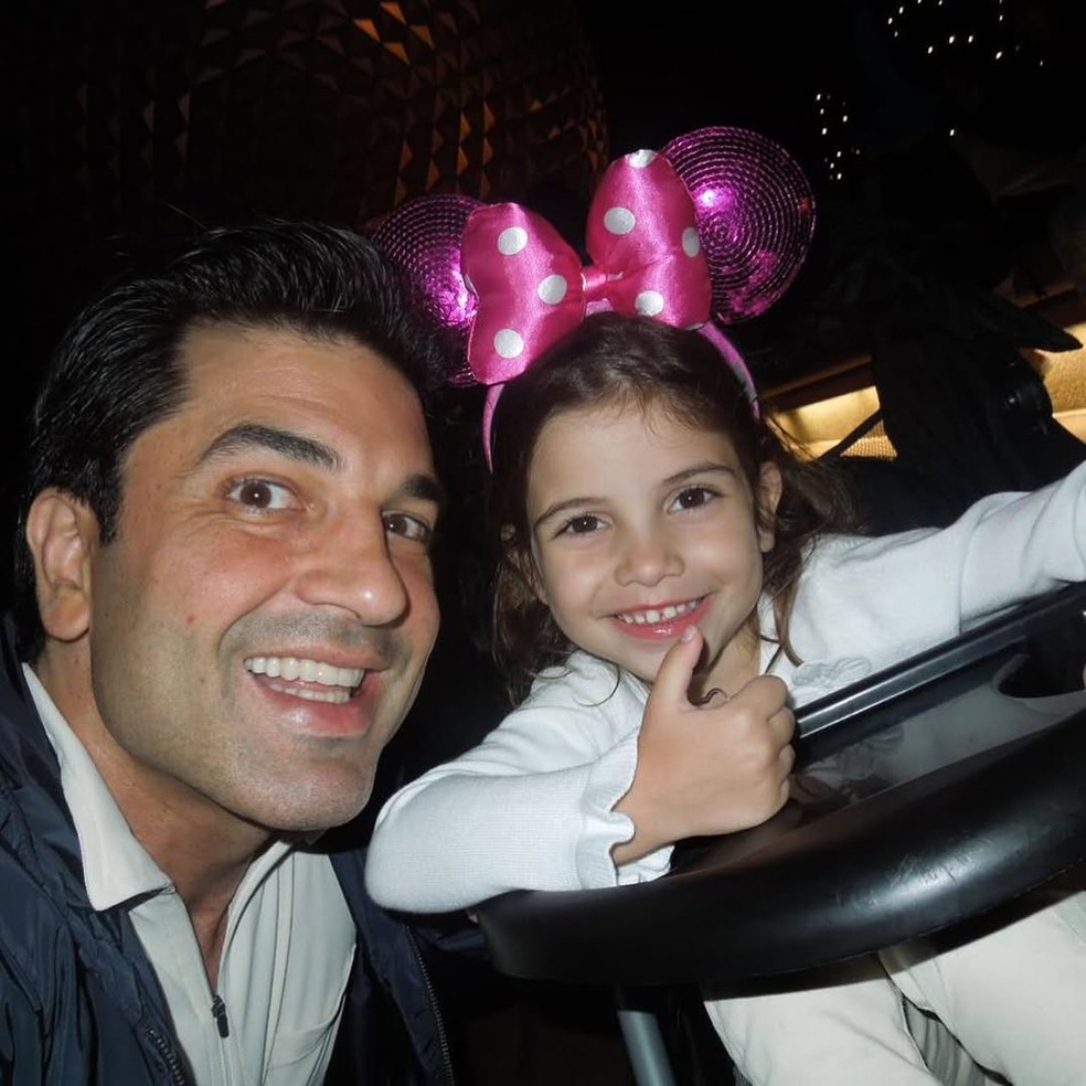 Edu Guedes e a filha — Foto: Reprodução/Instagram