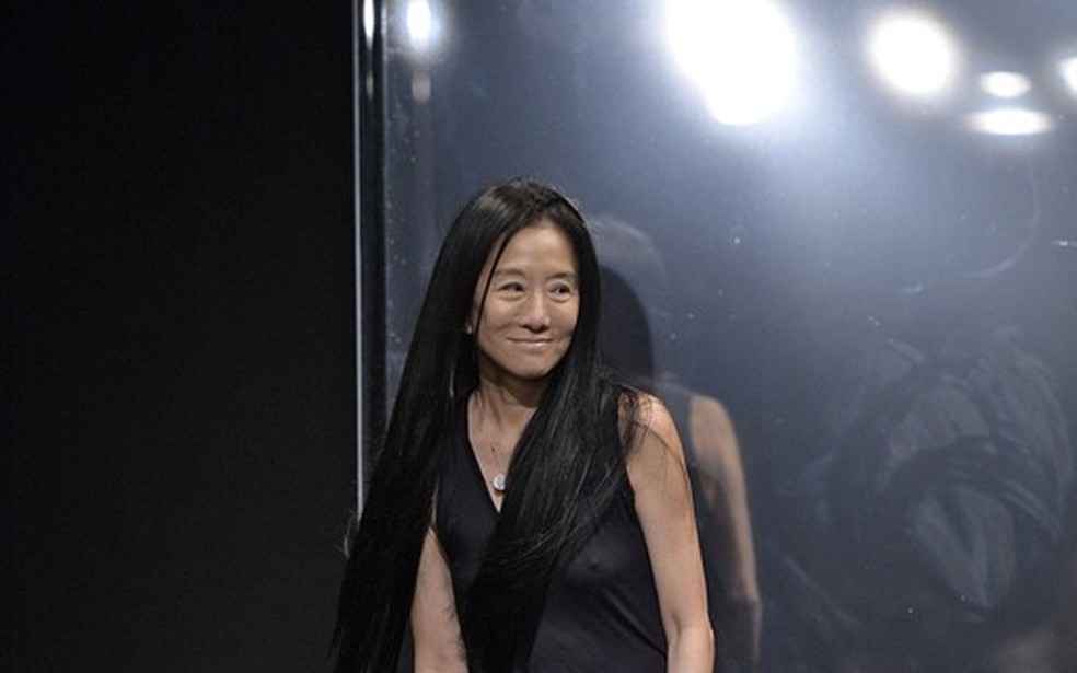 A famosa criadora Vera Wang já tem 72 anos (mas parece uma miúda de 27) –  NiT
