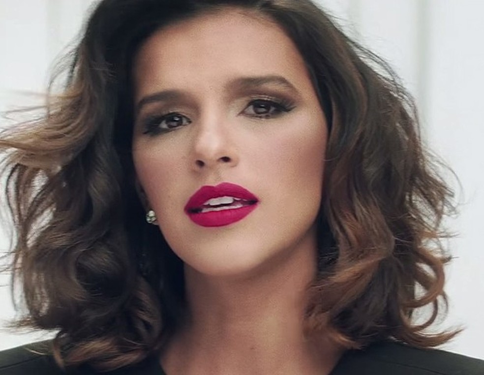 Mariana Rios lança videoclipe do single 'Reach Me' – assista!