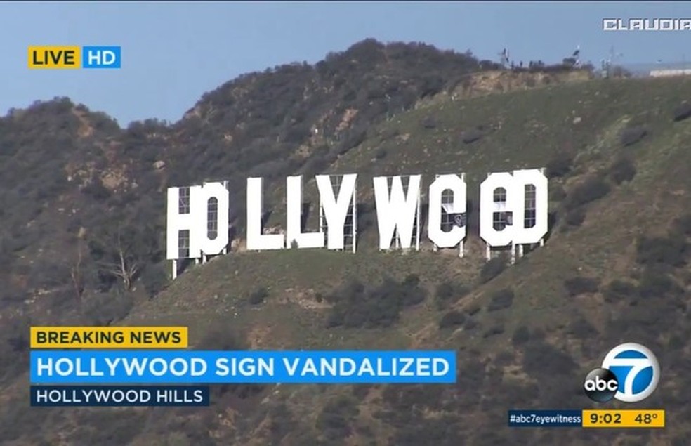 "Letreiro de Hollywood é vandalizado",dizia a manchete do canal norte-americano ABC (Foto: Reprodução) — Foto: Vogue