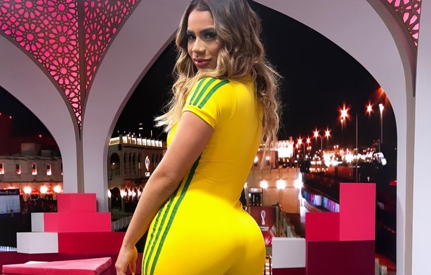 Lexa usa look brasilcore para participar do 'Central da Copa'