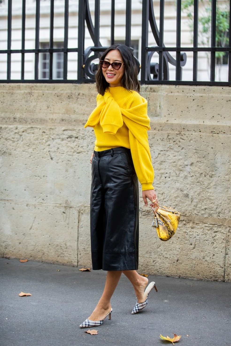 Bermuda é a peça-chave do verão 2020 – inspire-se no street style de Paris!