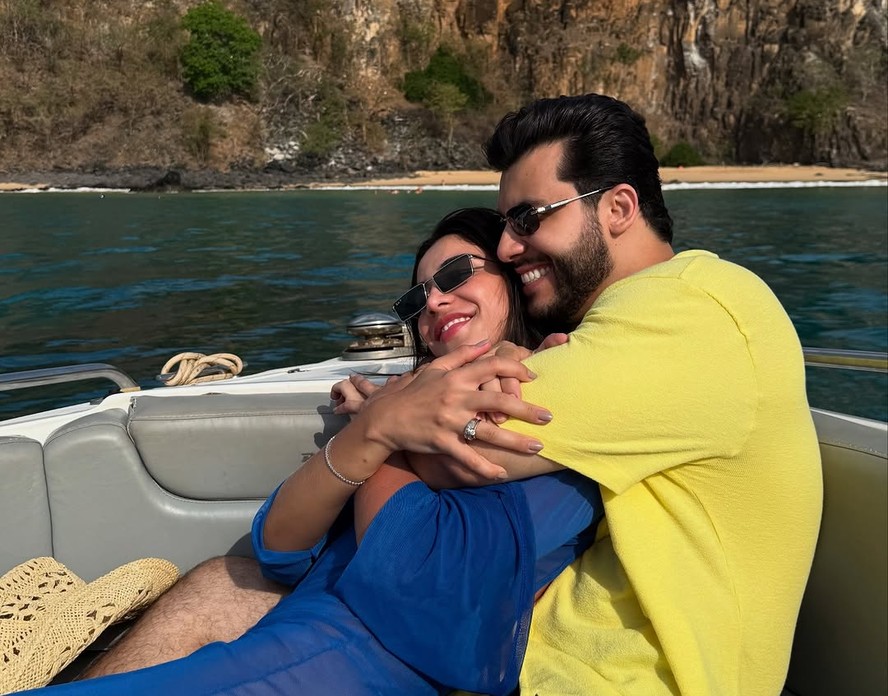 Gabriela Versiani e Murilo Huff posam em novos cliques românticos em