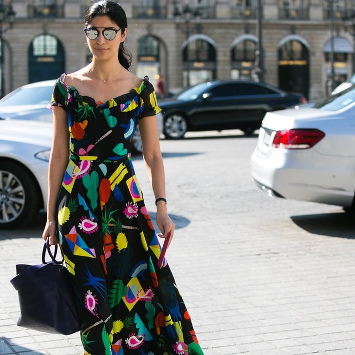 Street style: estampas coloridas invadem os looks do off-catwalk da couture