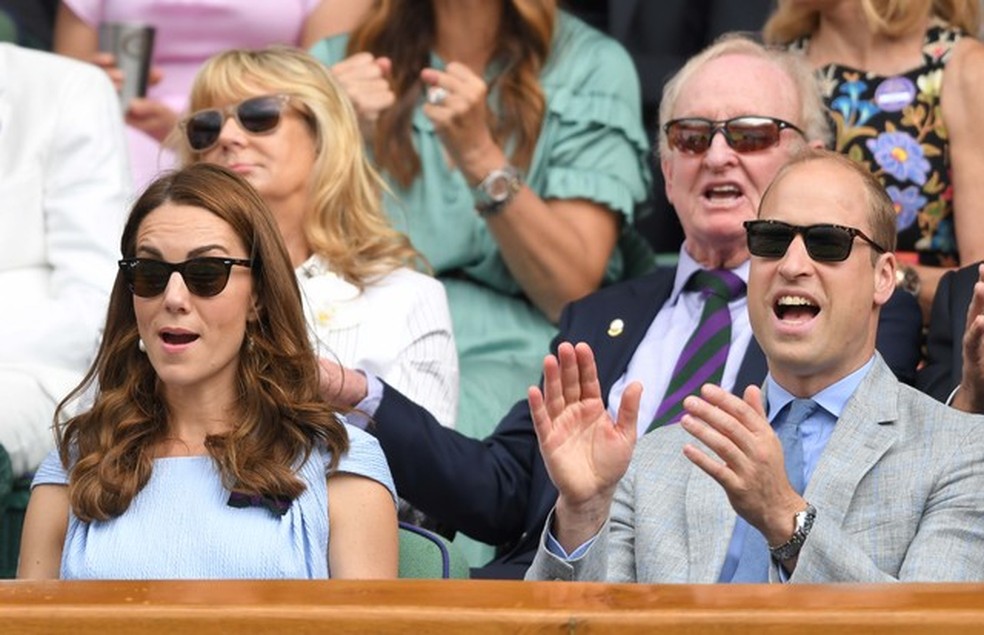 Kate Middleton torce durante final masculina de Wimbledon (Foto: Getty Images) — Foto: Vogue