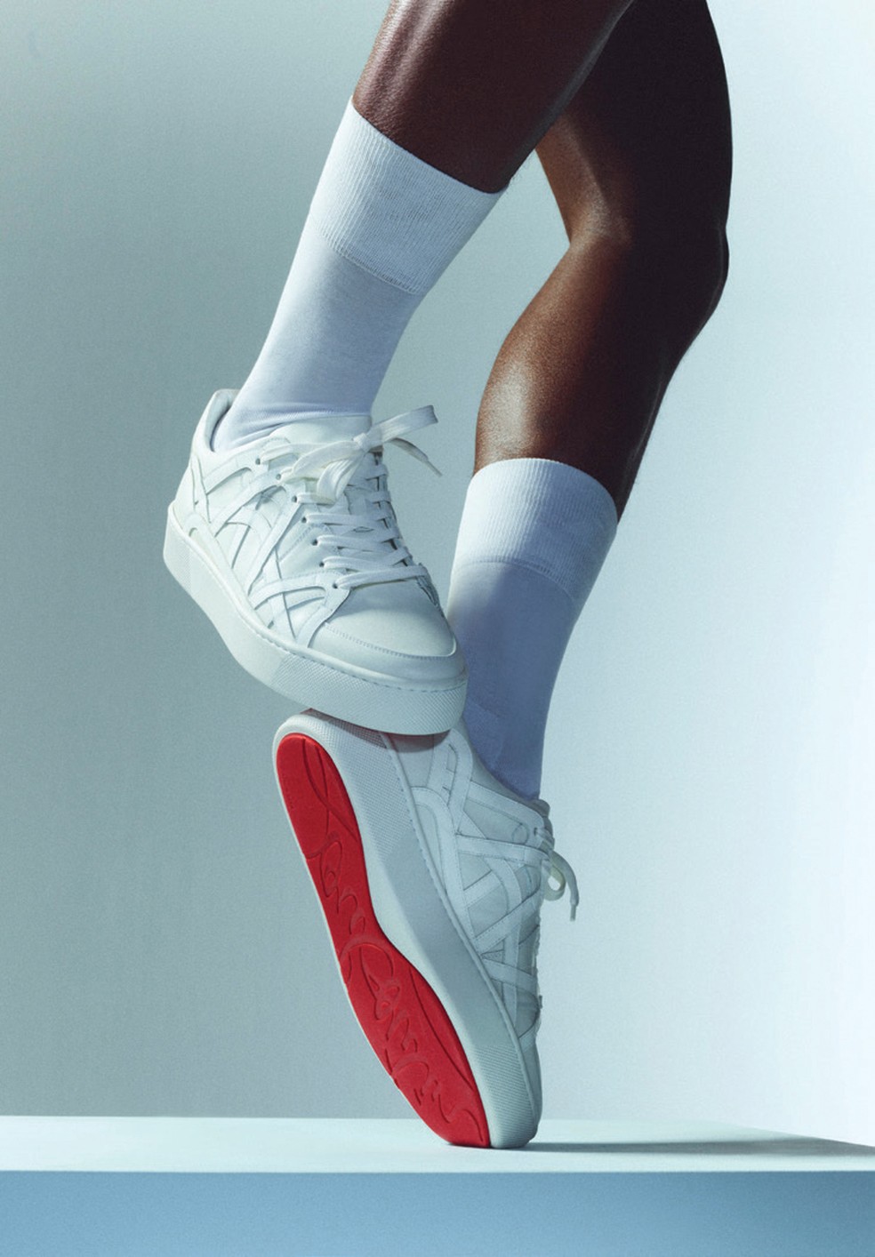 Tênis da coleção Walk a Mile in My Shoes, desenvolvida em parceria como ator Idris Elba — Foto: Getty Images e Divulgação