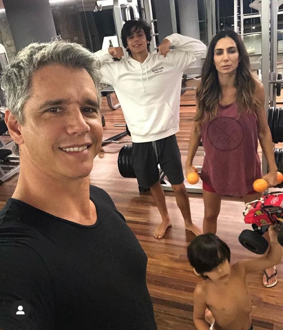 Marcio Garcia e família (Foto: Reprodução / Instagram) — Foto: Vogue