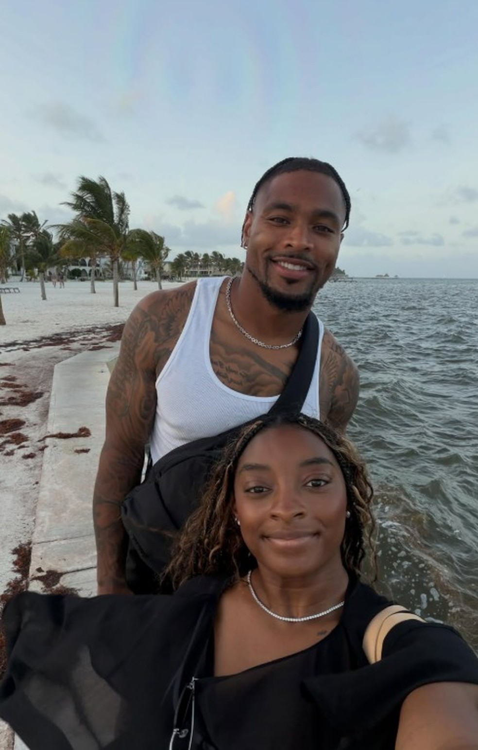 Simone Biles e Jonathan Owens — Foto: Reprodução/Instagram