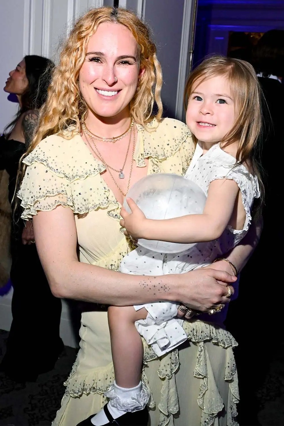 Rumer Willis e sua filha Louetta — Foto: GettyImages