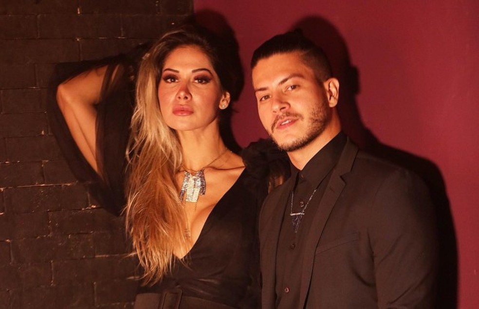 Maíra Cardi e Arthur Aguiar (Foto: Reprodução/Instagram) — Foto: Vogue