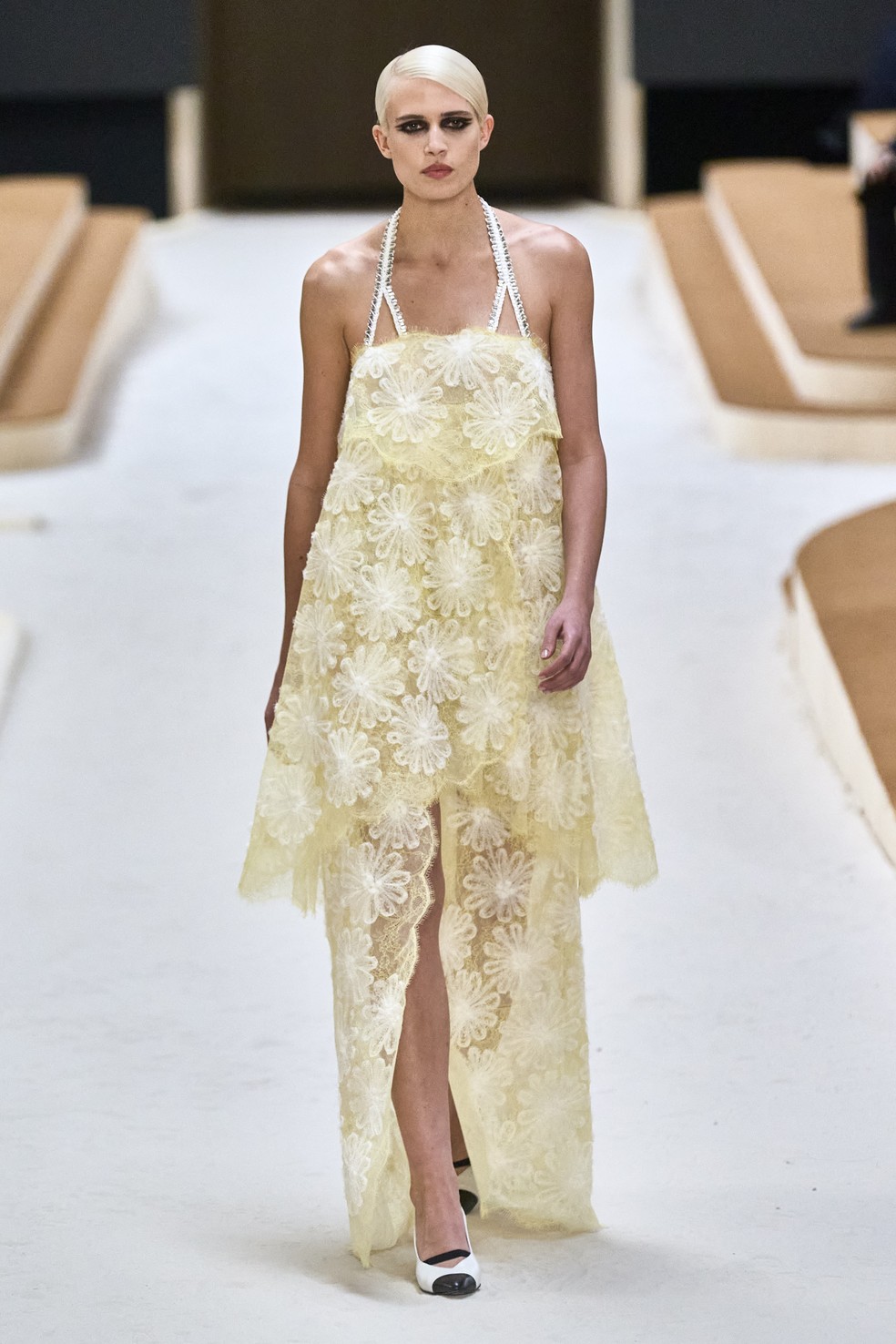 Chanel, primavera-verão 2022, alta-costura — Foto: Imaxtree