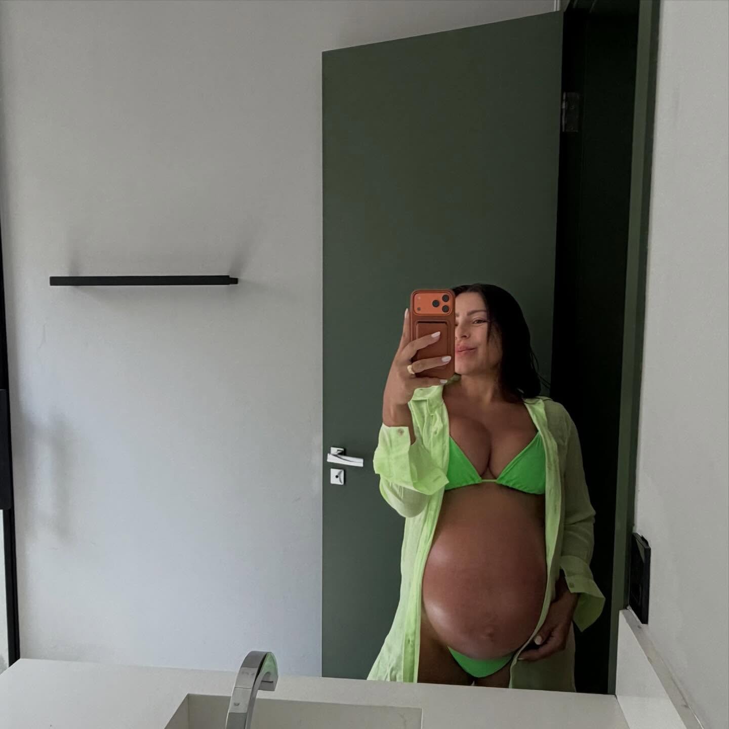 Na reta final da gestação, Andressa Ferreira posta foto de despedida: 