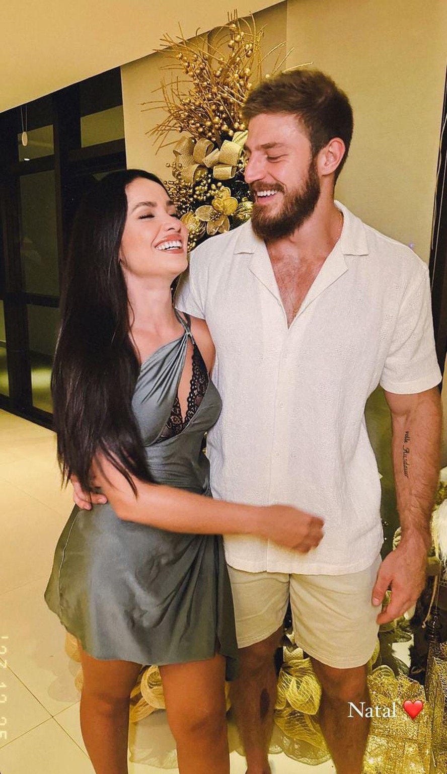 Namorado mostra foto abraçado à Juliette no Natal | Celebridades | Vogue