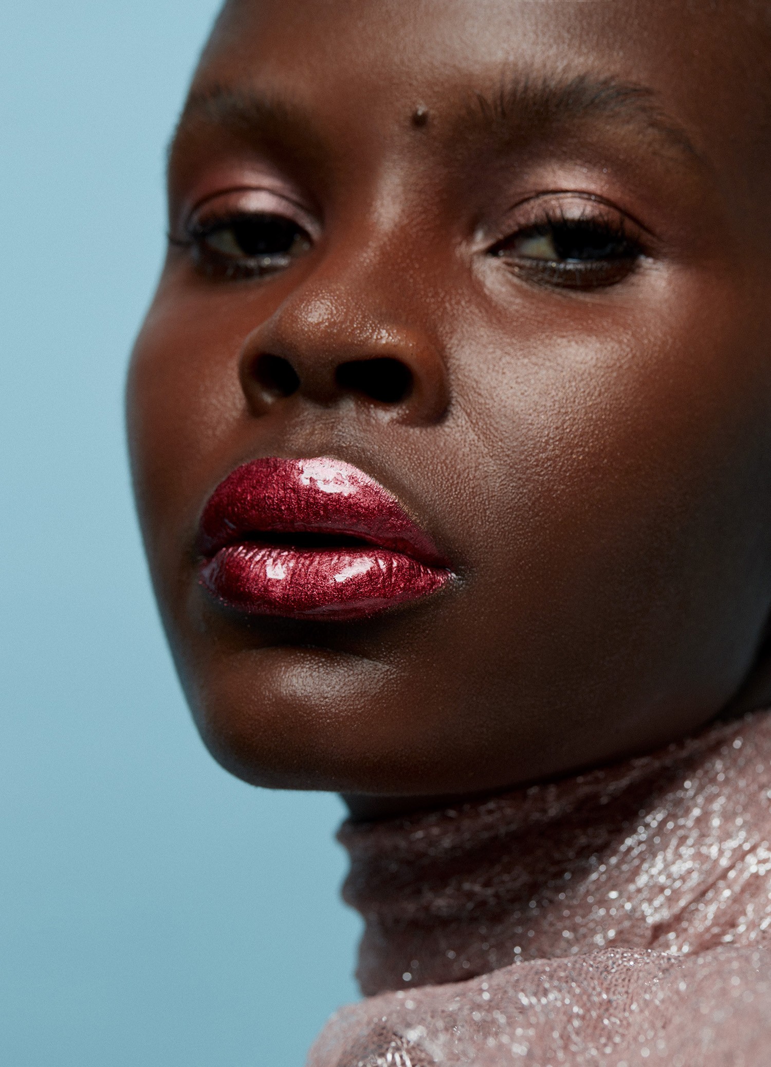 Prático, preciso e duradouro: conheça o lip stain liner, produto de contorno labial que promete dominar o nécessaire