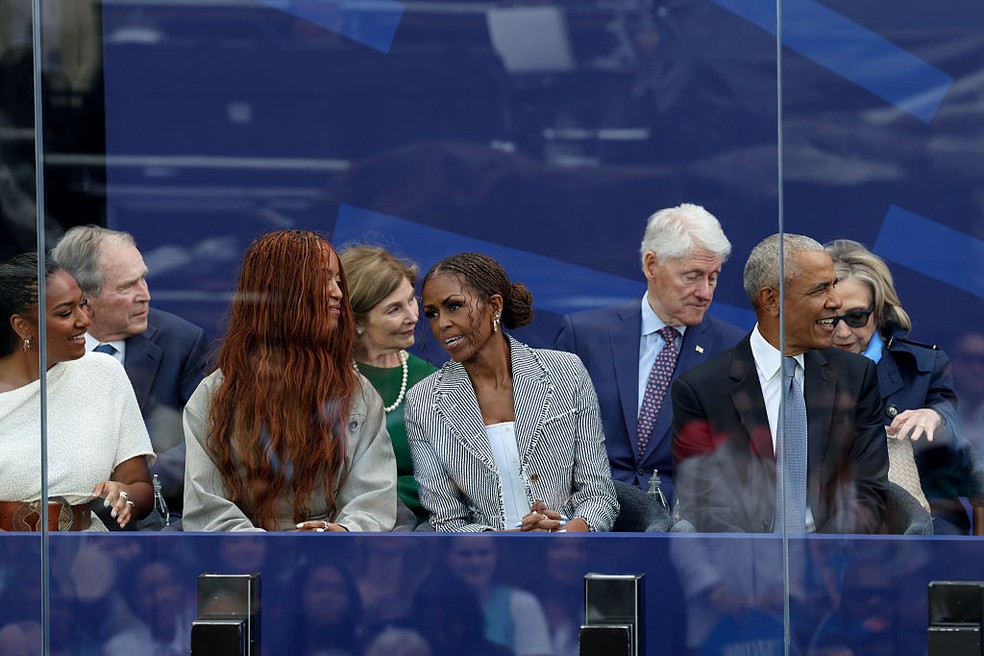 Família Obama na inauguração do Centro Presidencial Obama — Foto: GettyImages