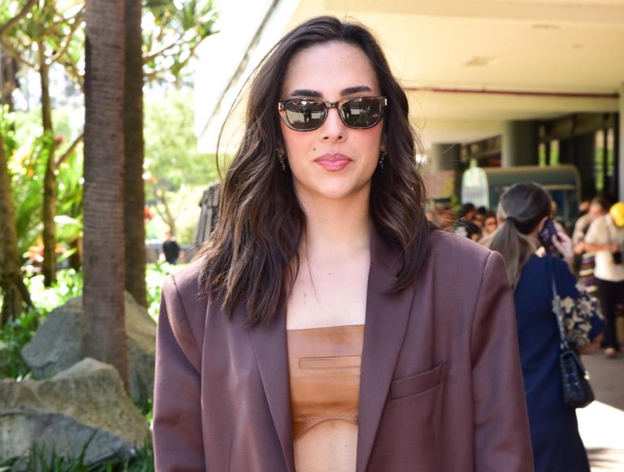 Lara prestigia desfile em São Paulo