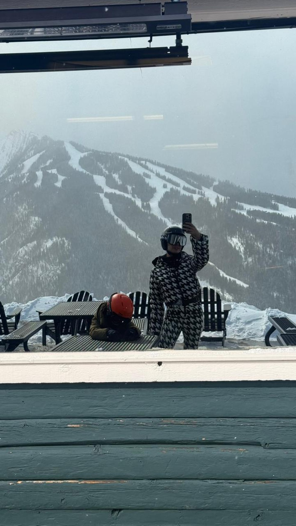 Isis Valverde celebra aniversário de 39 anos em família na neve — Foto: Divulgação/Isis Valverde