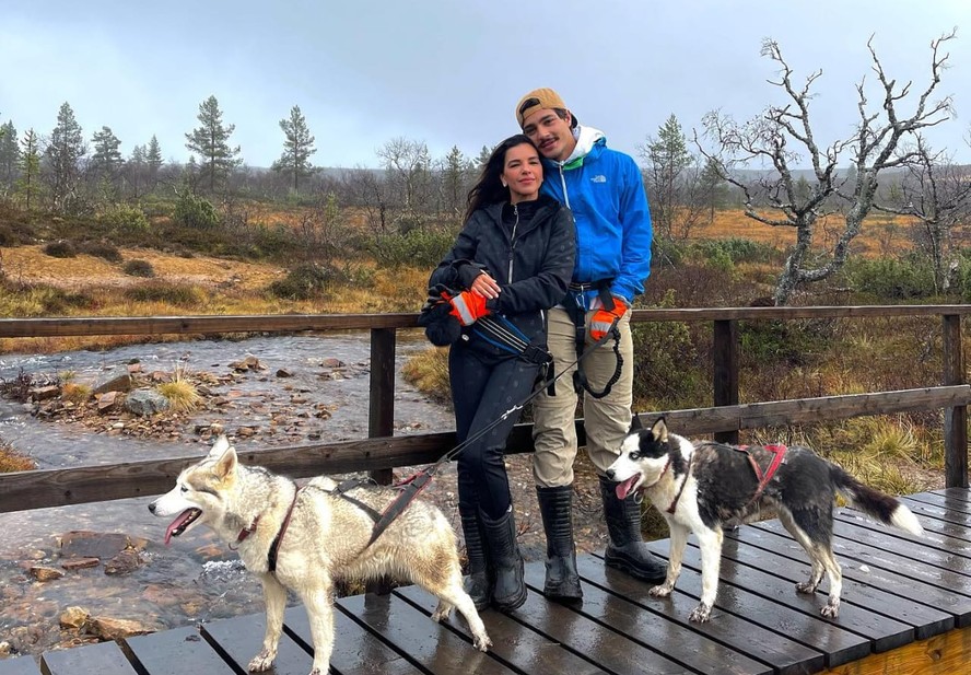 Em viagem romântica com Juca Diniz, Mariana Rios se derrete pelo namorado