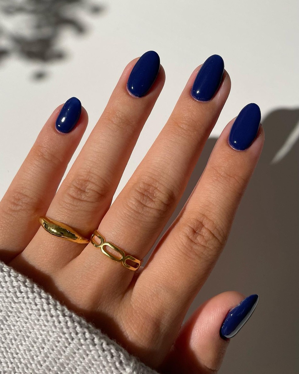 Cores de unha que vão dominar o inverno 2024 — Foto: @simlynail