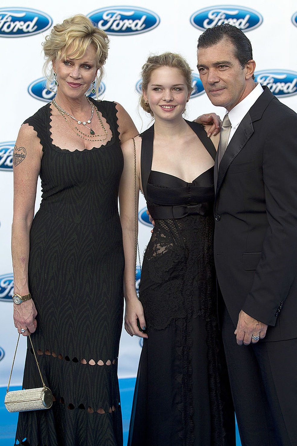 Antonio Banderas, Melanie Griffith e a filha, Stella — Foto: GettyImages