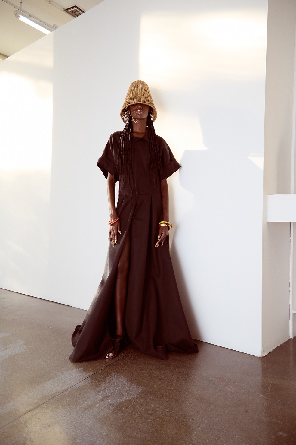 Um mergulho pelo backstage do desfile de Isaac Silva