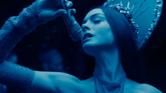 O domínio de Anne Hathaway: 5 filmes que chegam aos cinemas ainda este ano O domínio de Anne Hathaway: 5 filmes que chegam aos cinemas ainda este ano