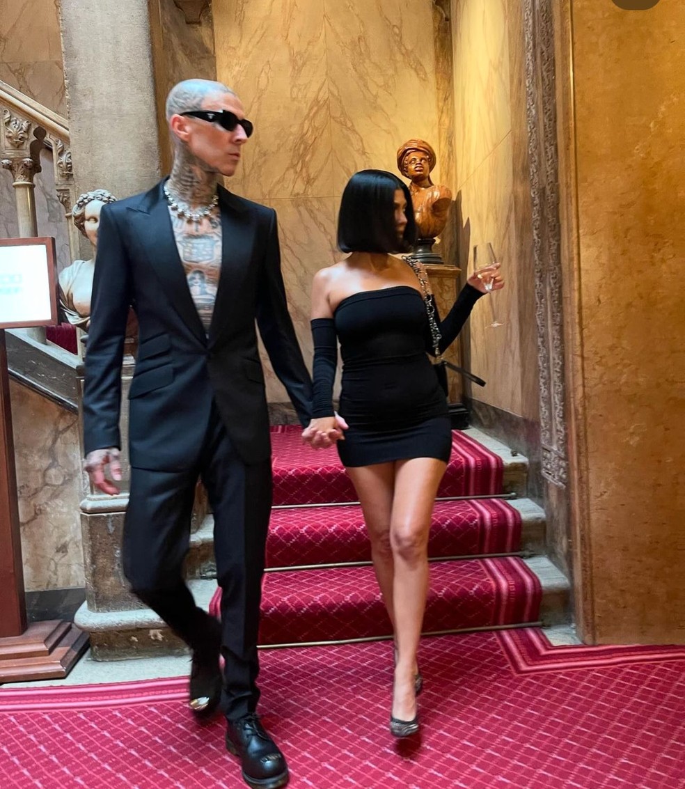 Kourtney Kardashian e Travis Barker — Foto: Reprodução/Instagram