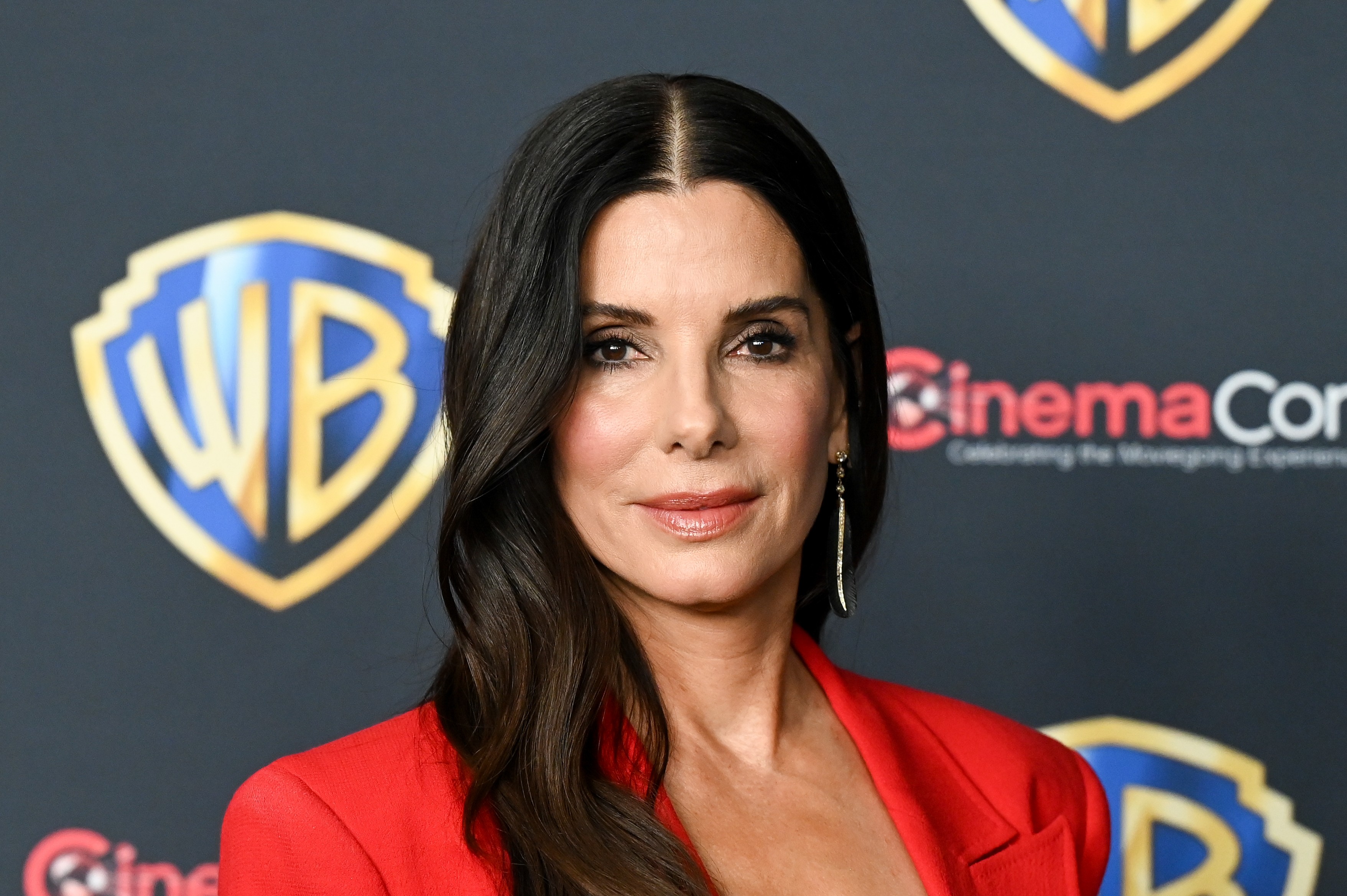 Maternidade em primeiro lugar: Sandra Bullock revela como concilia o retorno ao cinema com a criação dos filhos