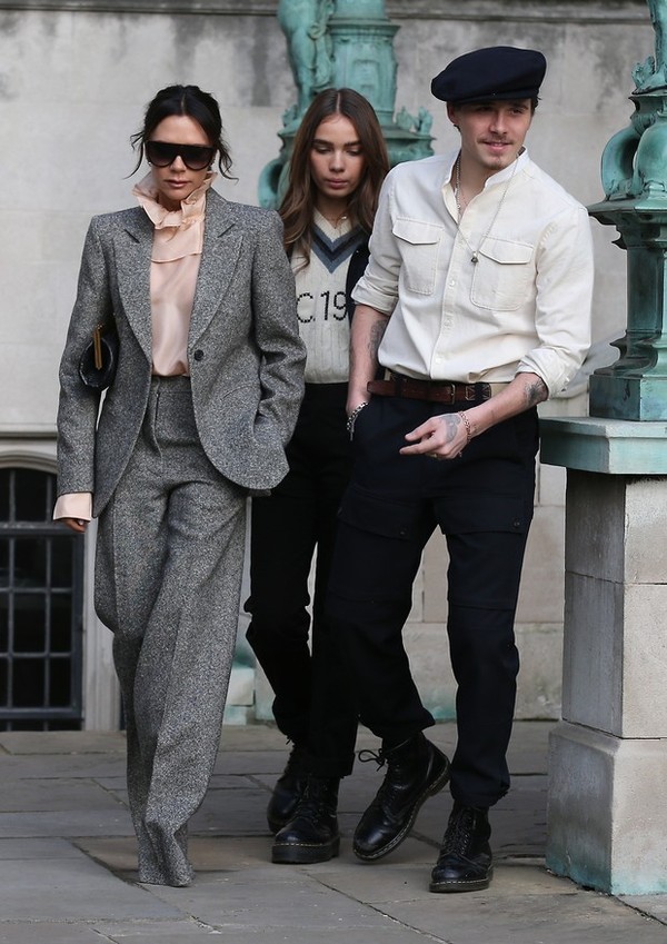 Victoria Beckham e família aderem à alfaiataria no melhor estilo Peaky  Blinders, Moda