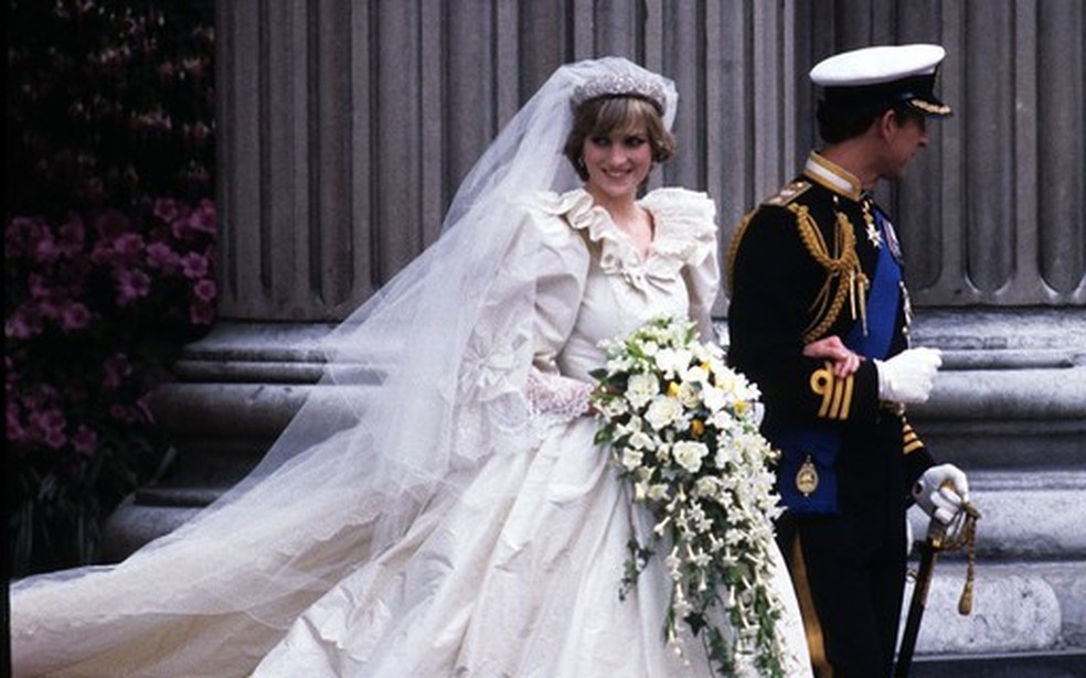 Vestido de casamento da princesa Diana será exposto pela 1ª vez em 25 anos no Palácio de Kensington — Foto: Vogue