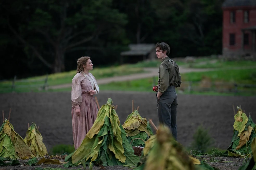 Cathy, personagem de Pugh, contracena com Charles Trask, interpretado por Mike Faist, em A Leste do Éden — Foto: Netflix
