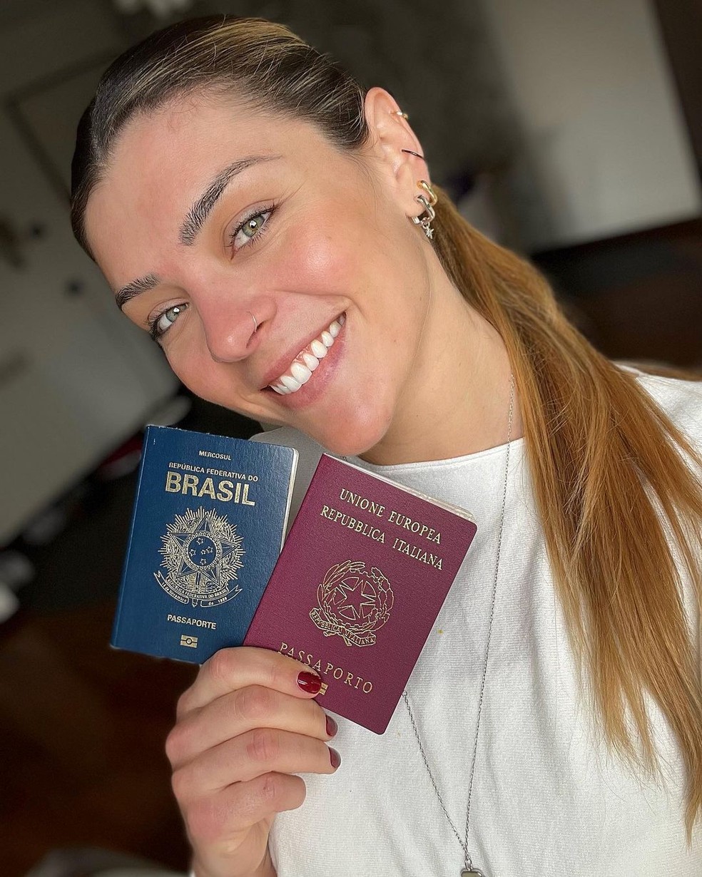 Rosamaria, do vôlei, comemora conquista do passaporte italiano