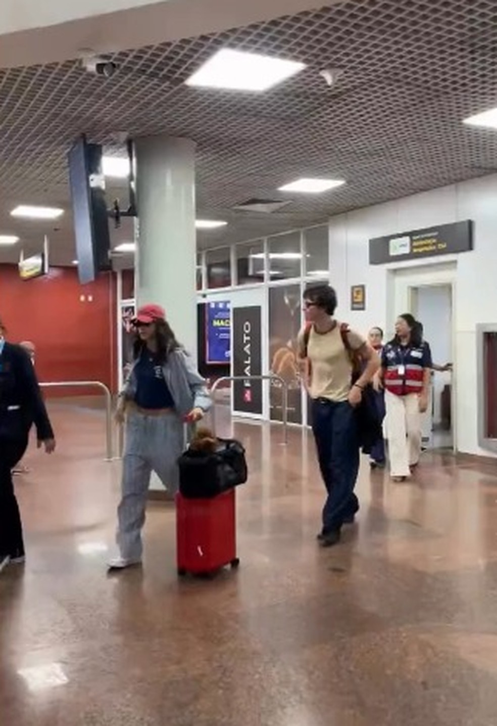 Shawn Mendes e Bruna Marquezine chegam juntos a Maceió — Foto: Instagram