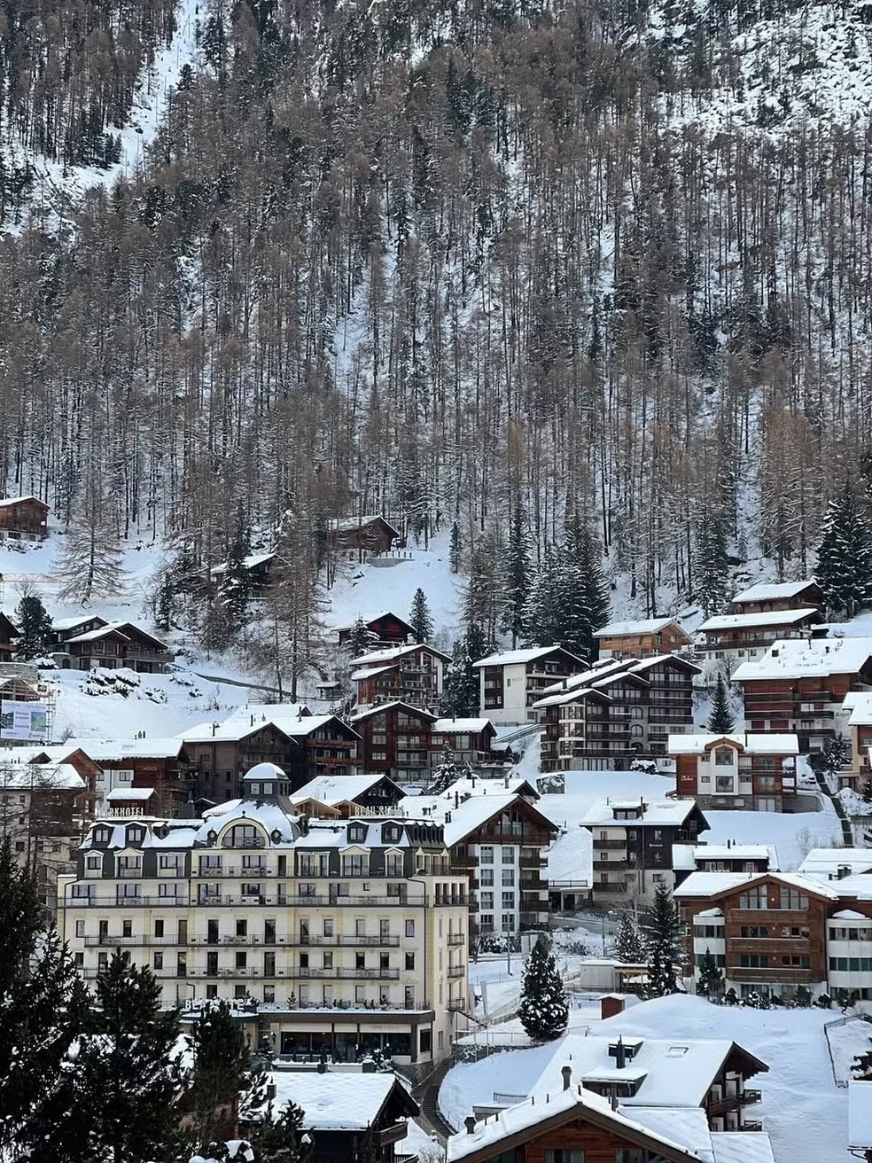 Anttónia posta fotos na Suíça — Foto: Reprodução/Instagram